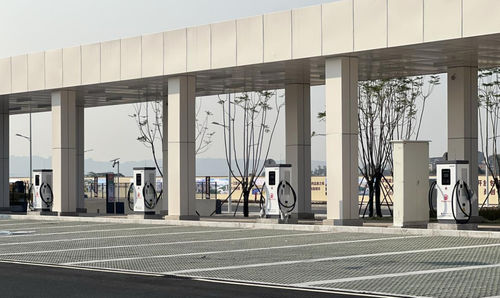 Последние блоги о компании Door® создает первую в Юго-Западном Китае трехстороннюю матрицу зарядки: суперзарядка + регулярная зарядка + удобная зарядка
