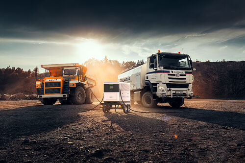 Последние новости компании о Попрощайтесь с путаницей кабелей и расширением сети: как мобильная система хранения и зарядки энергии Door Energy меняет работу порта